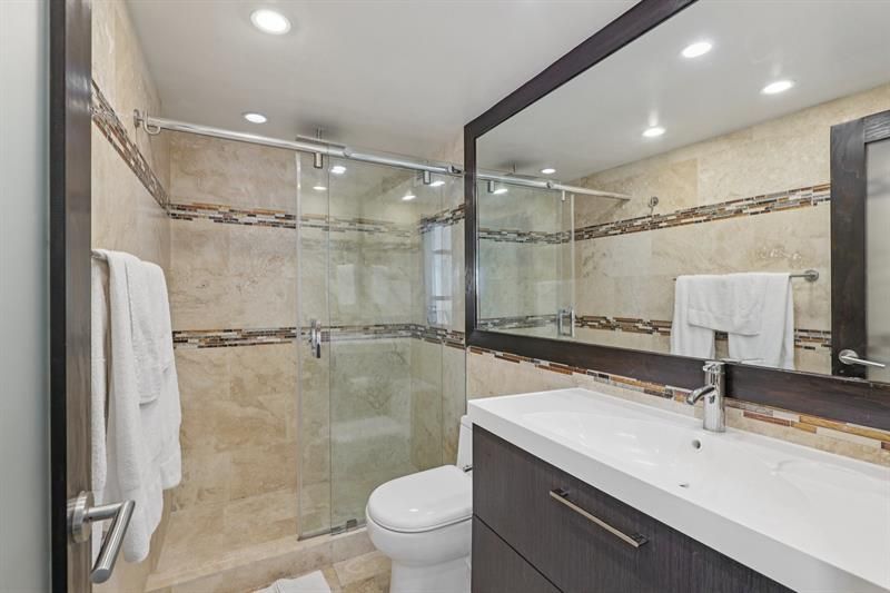 5601 Collins Avenue, Unit 1716, Miami Beach, FL 33140 Photo