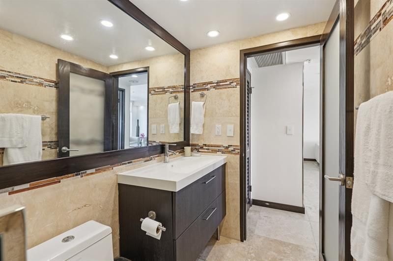 5601 Collins Avenue, Unit 1716, Miami Beach, FL 33140 Photo