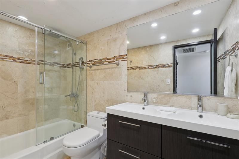 5601 Collins Avenue, Unit 1716, Miami Beach, FL 33140 Photo