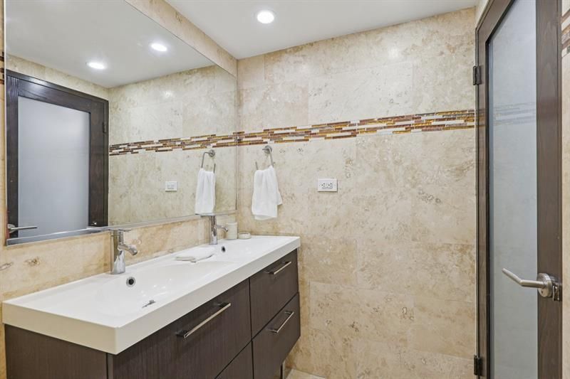 5601 Collins Avenue, Unit 1716, Miami Beach, FL 33140 Photo