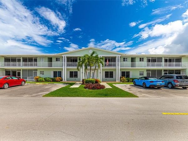 2100 NE 38th St, Unit 216, Lighthouse Point, FL 33064
