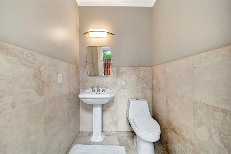 1368 Bayview Drive, Fort Lauderdale, FL 33304 Photo