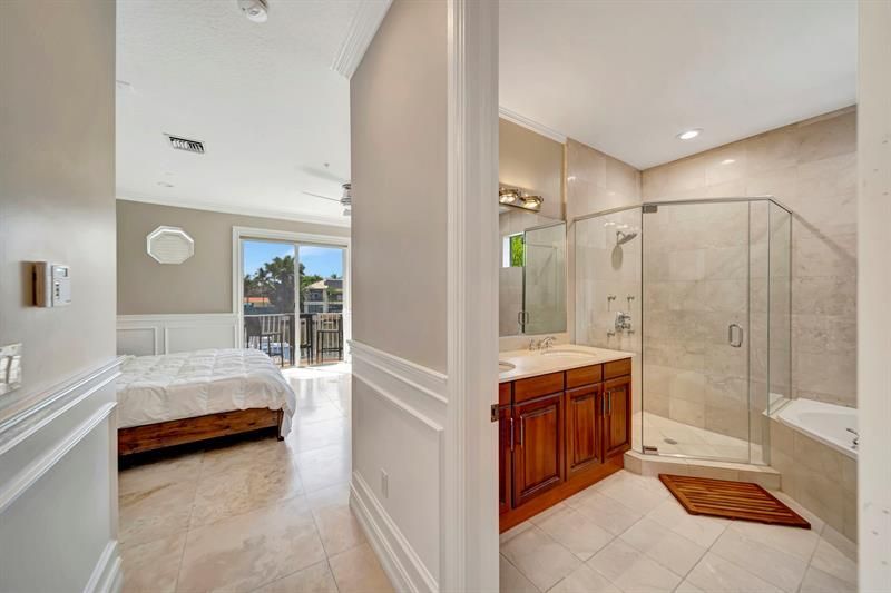 1368 Bayview Drive, Fort Lauderdale, FL 33304 Photo