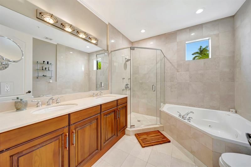 1368 Bayview Drive, Fort Lauderdale, FL 33304 Photo