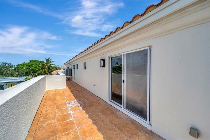 1368 Bayview Drive, Fort Lauderdale, FL 33304 Photo