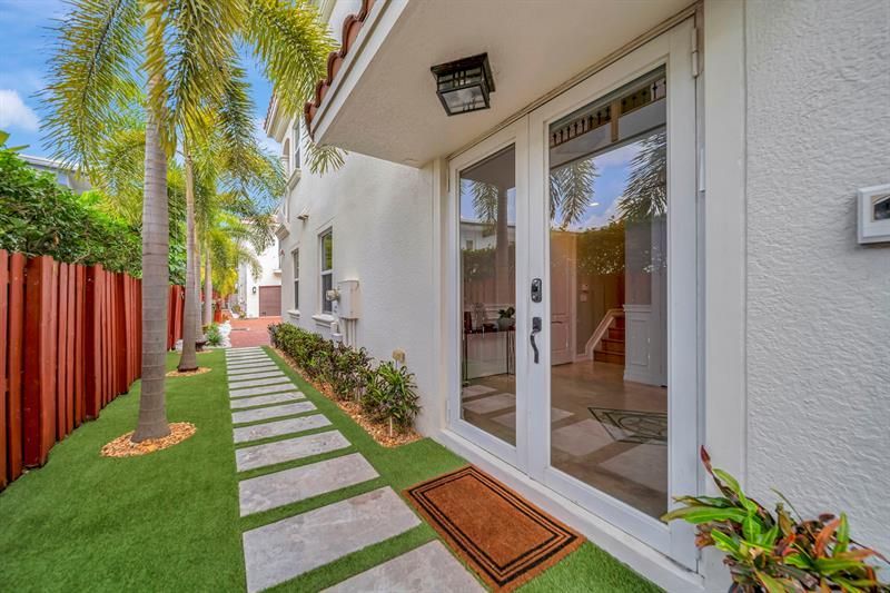 1368 Bayview Drive, Fort Lauderdale, FL 33304 Photo