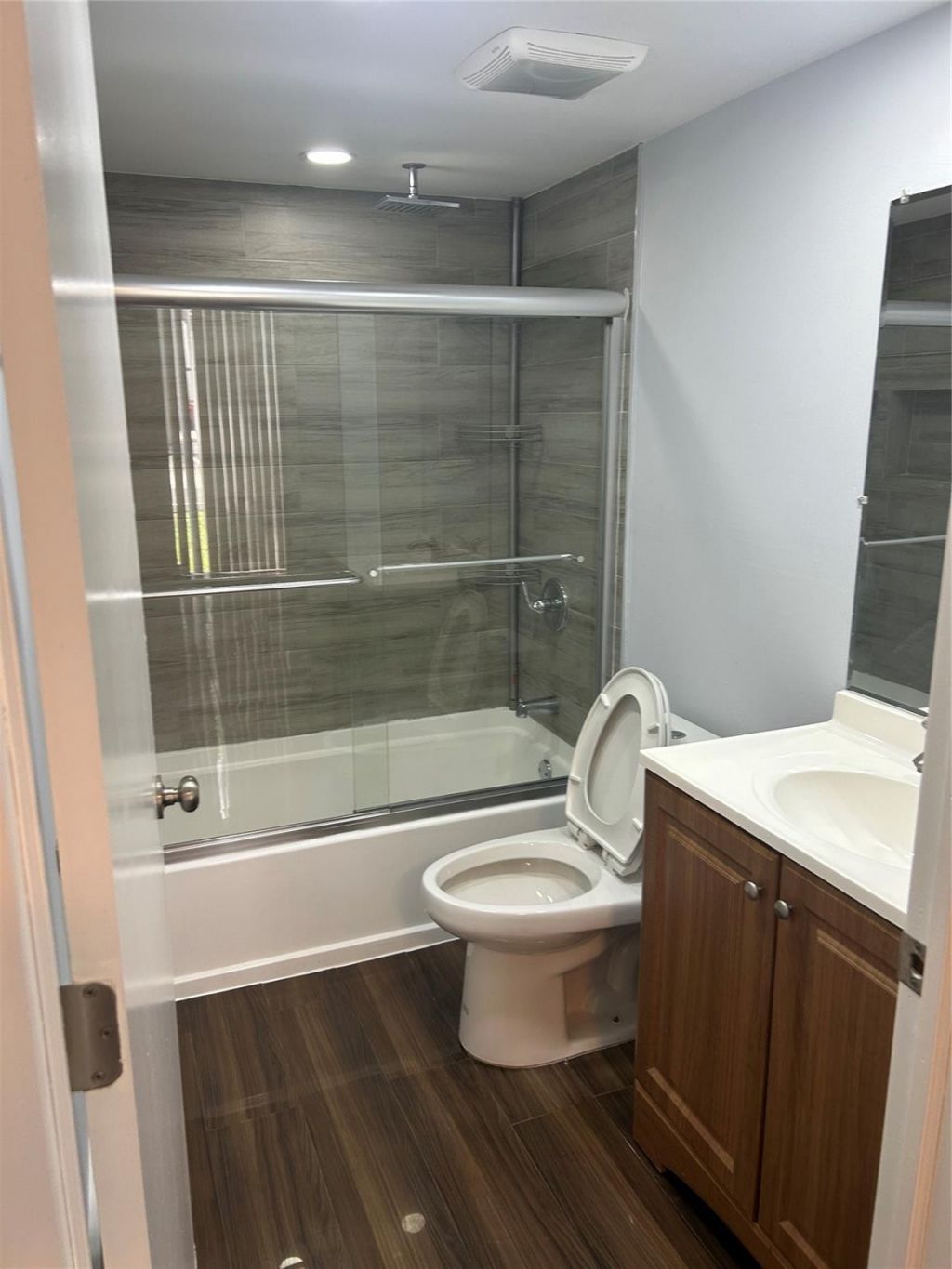 7035 NW 186th Street, Unit D-111, Hialeah, FL 33015 Photo
