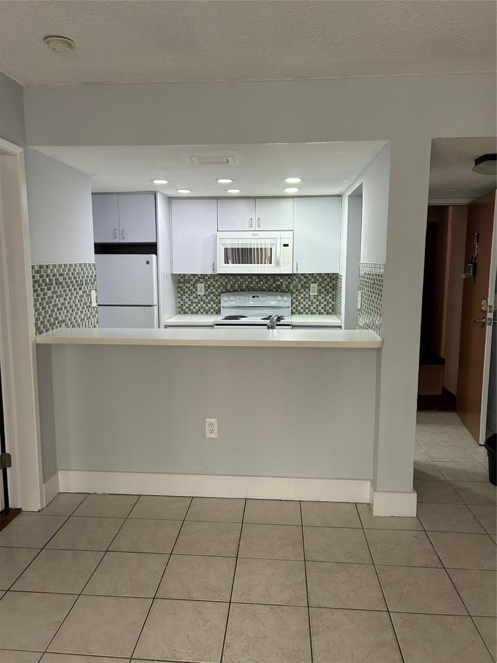 7035 NW 186th Street, Unit D-111, Hialeah, FL 33015 Photo