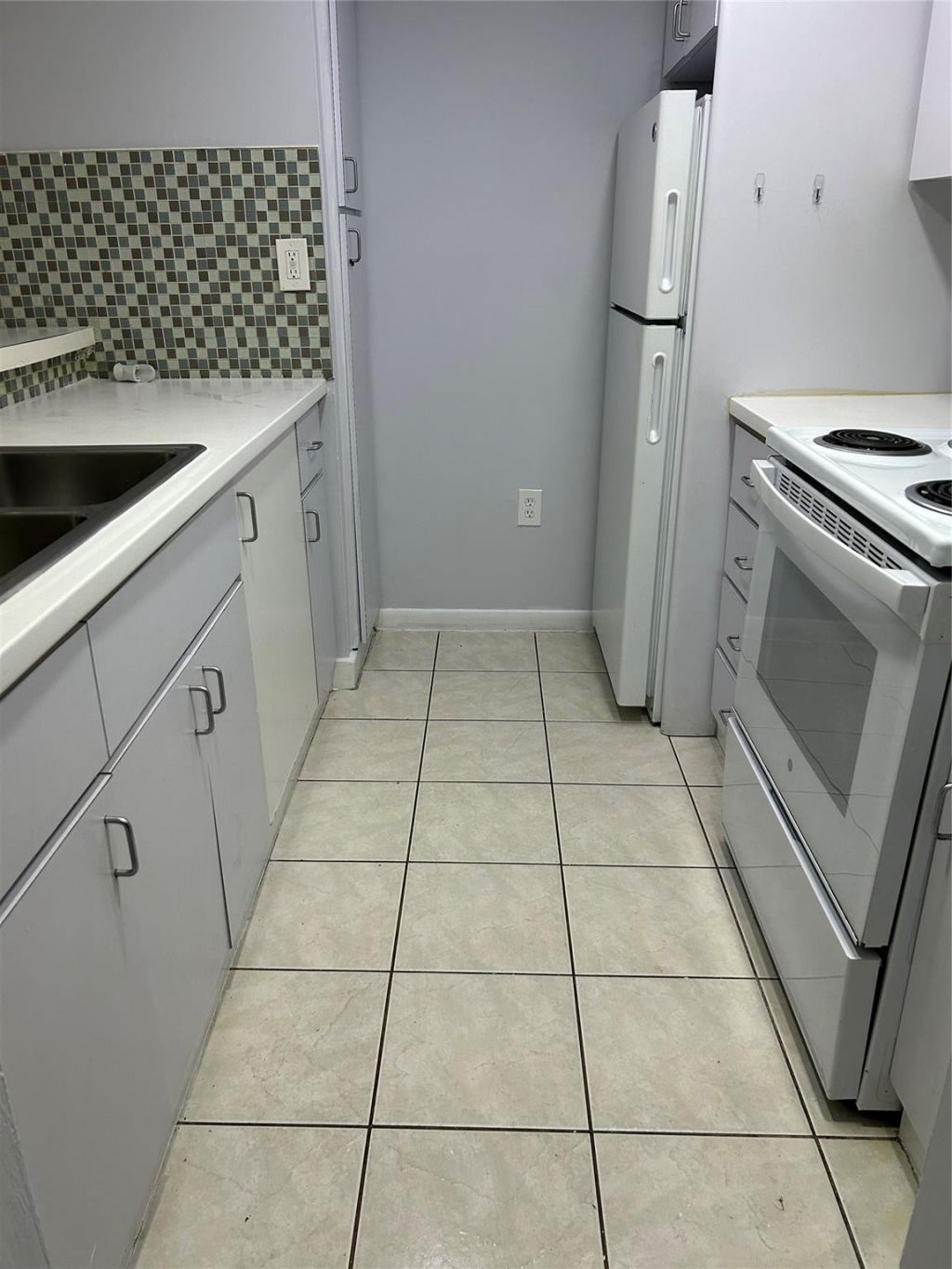 7035 NW 186th Street, Unit D-111, Hialeah, FL 33015 Photo