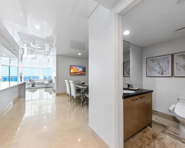 101 S Fort Lauderdale Beach Boulevard, Unit 1104, Fort Lauderdale, FL 33316 Photo