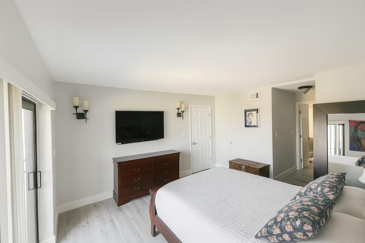 4013 N Ocean Drive, Unit 301, Fort Lauderdale, FL 33308 Photo