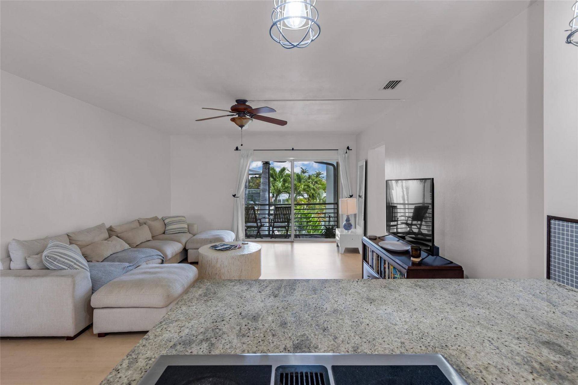 1535 SE 15th Street, Unit 305, Fort Lauderdale, FL 33316 Photo