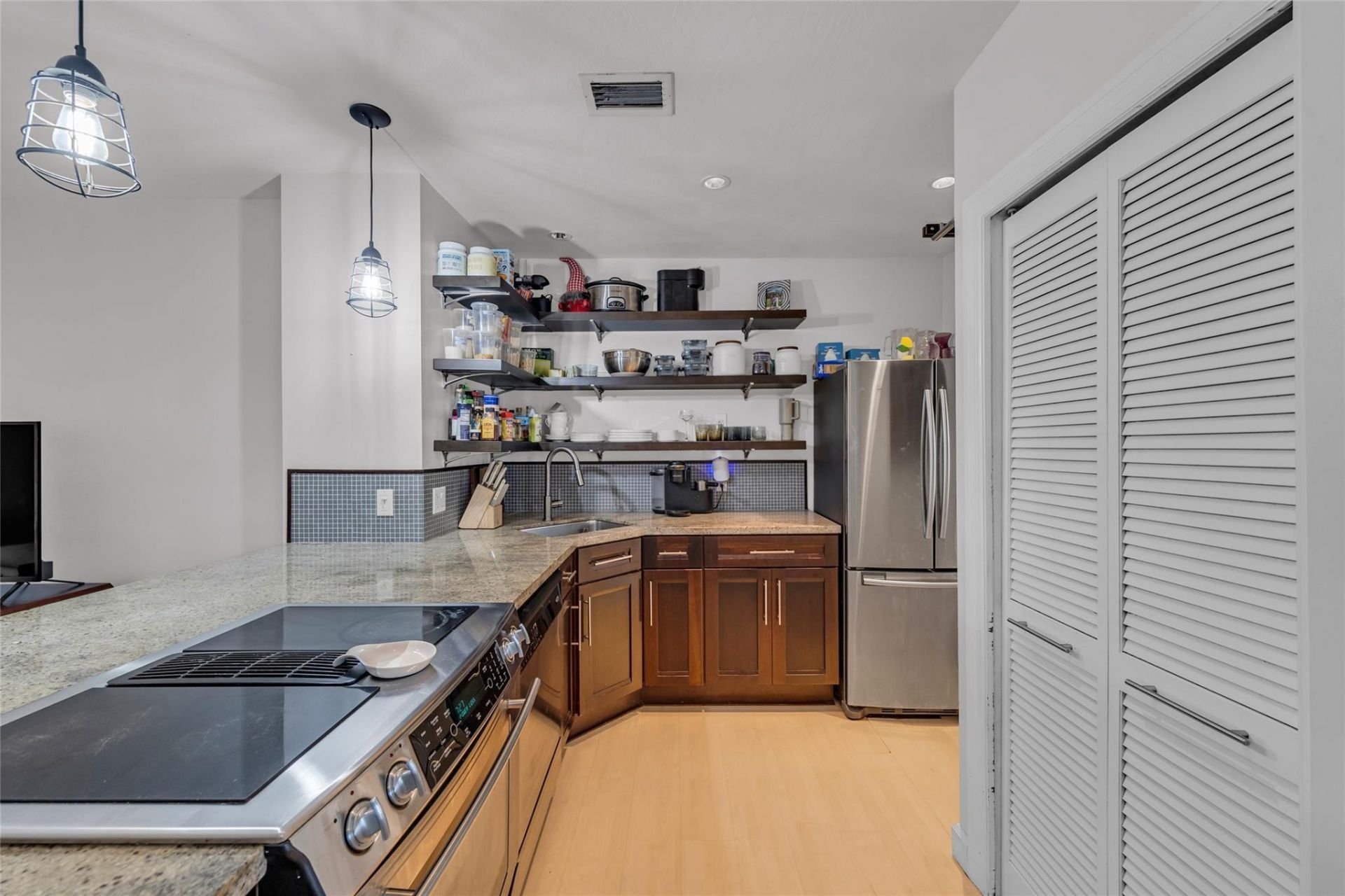 1535 SE 15th Street, Unit 305, Fort Lauderdale, FL 33316 Photo