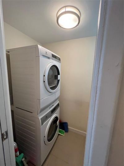 333 NE 21st Avenue, Unit 318, Deerfield Beach, FL 33441 Photo