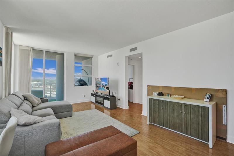 315 NE 3rd Avenue, Unit 1201, Fort Lauderdale, FL 33301 Photo