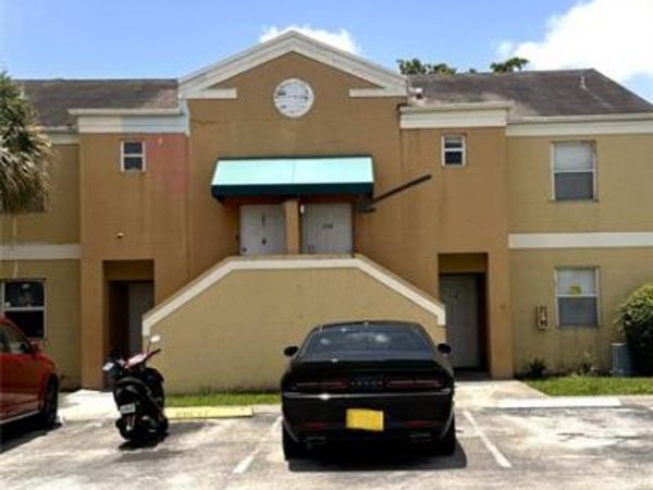 2451 NW 56th Ave, Unit 206, Fort Lauderdale, FL 33313