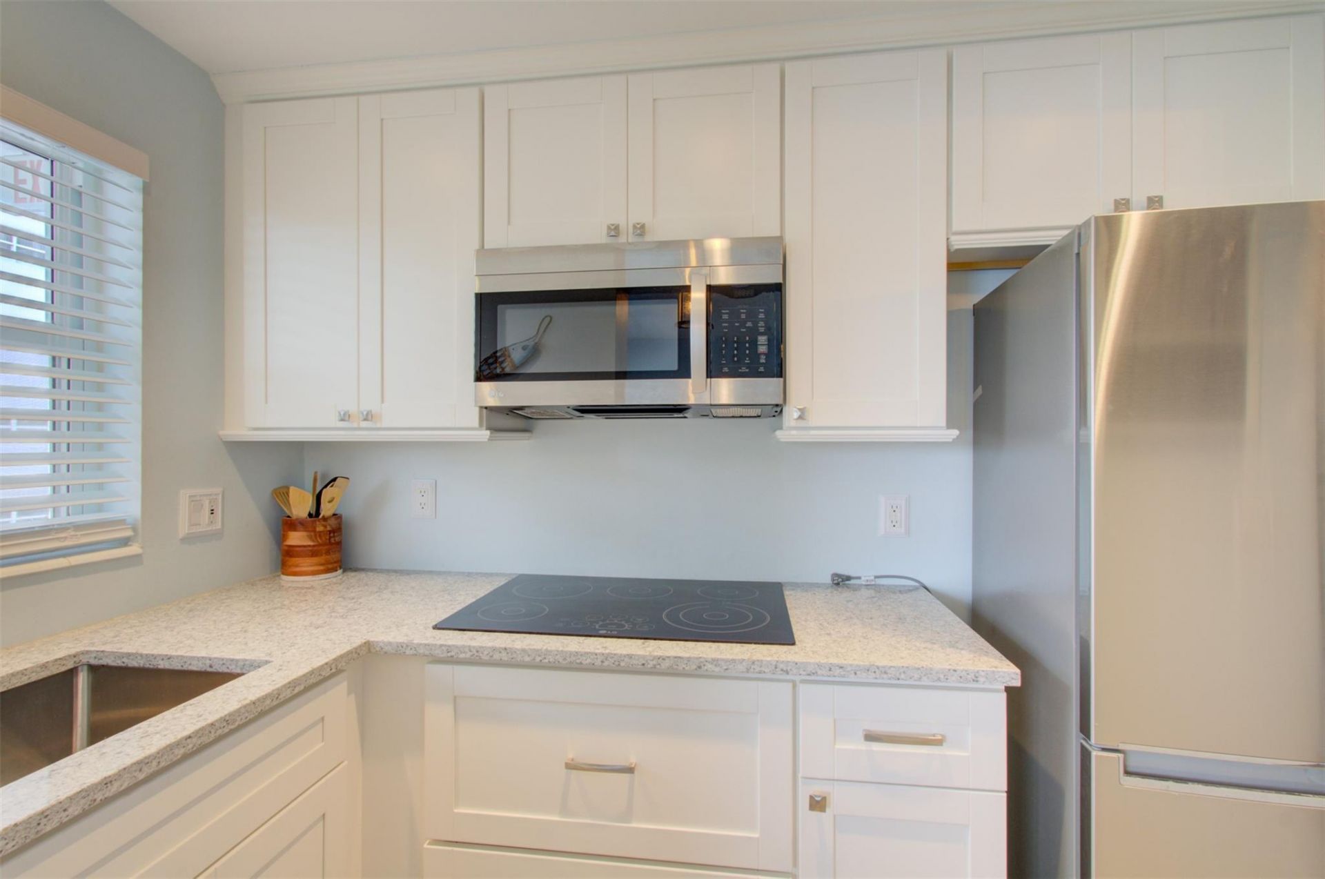 9 N Birch Road, Unit 401, Fort Lauderdale, FL 33304 Photo