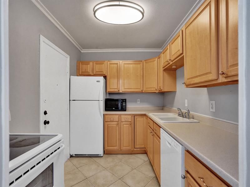 2250 NE 66th Street, Unit 1523, Fort Lauderdale, FL 33308 Photo