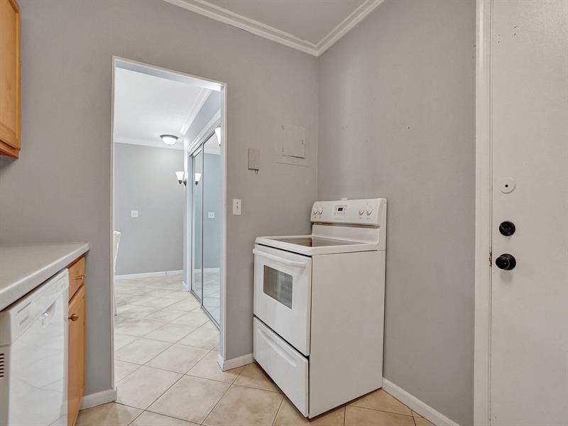 2250 NE 66th Street, Unit 1523, Fort Lauderdale, FL 33308 Photo