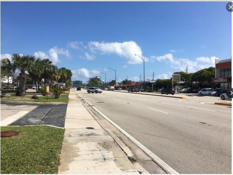1361 E Commercial Boulevard, Oakland Park, FL 33334 Photo