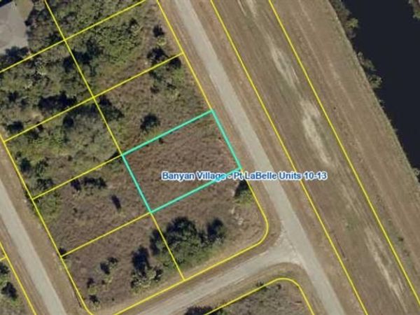 1116 Silverfish Drive, Banyan Village, FL 33935