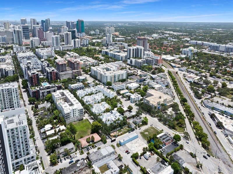 735 & 745 NE 5th Ave, Unit 1-5, Fort Lauderdale, FL 33304 Photo