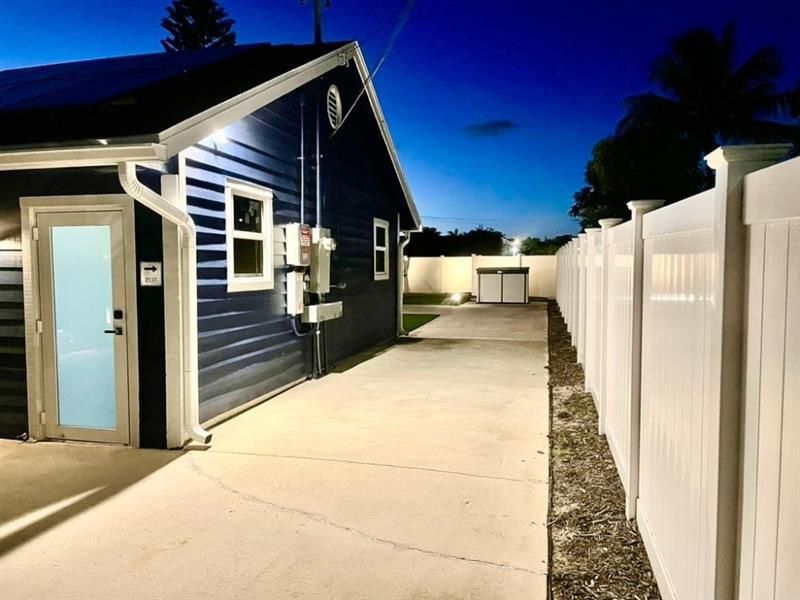 2135 Dock Street, West Palm Beach, FL 33401 Photo