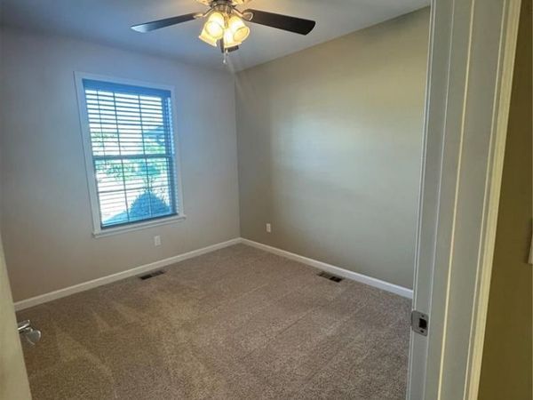 909 Q Avenue, St Clair, MO 63077