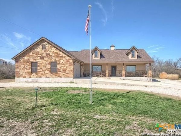 6197 Pfeil Road , Schertz, TX 78154