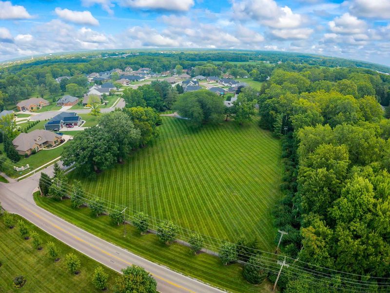 1550 Creekwood Drive, Troy, OH 45373 Photo 4