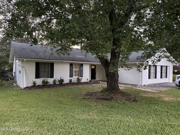 909 Brookford Court, Jackson, MS 39212
