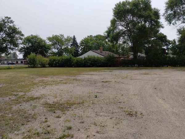 1021 N 20th Street, Escanaba, MI 49829