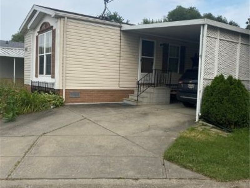 117 Caesars Drive, Amherst, OH 44001 Photo 2