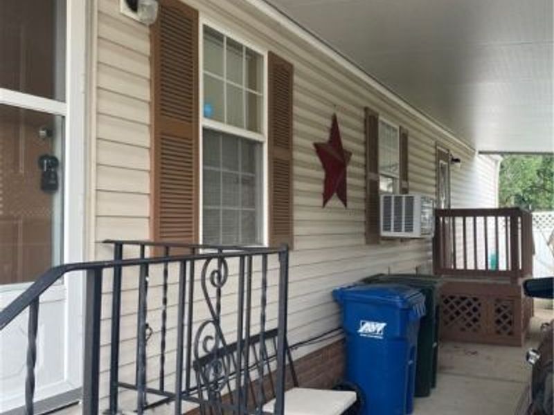 117 Caesars Drive, Amherst, OH 44001 Photo 3