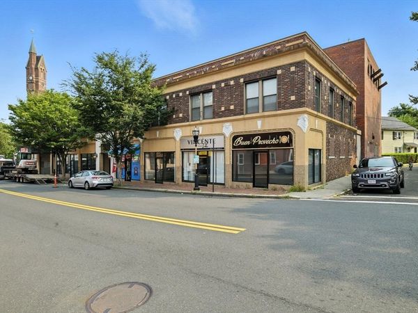 43 Springfield St, Chicopee, MA 01013