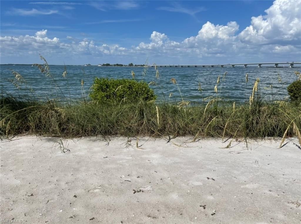 1028 Bayview Dr, Sanibel, FL 33957 Photo