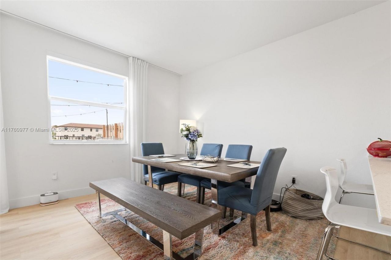 12824 NW 22nd Pl, Unit 12824, Miami, FL 33167 Photo