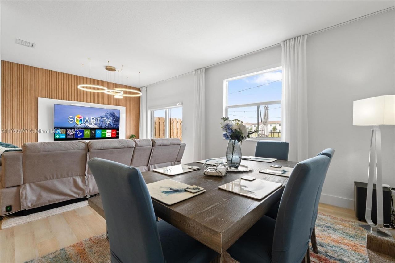 12824 NW 22nd Pl, Unit 12824, Miami, FL 33167 Photo