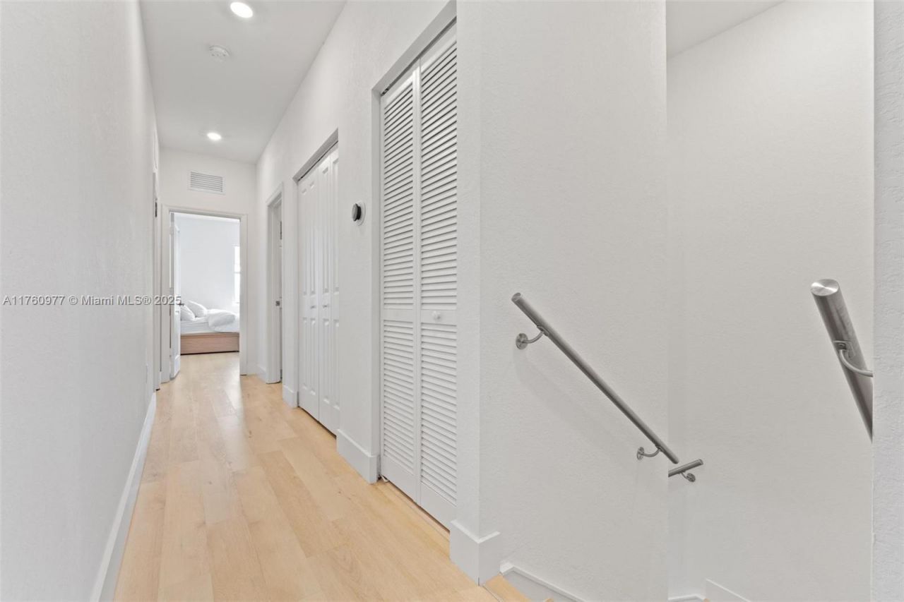 12824 NW 22nd Pl, Unit 12824, Miami, FL 33167 Photo