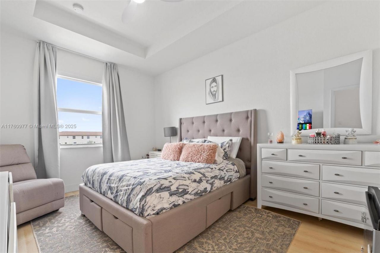 12824 NW 22nd Pl, Unit 12824, Miami, FL 33167 Photo