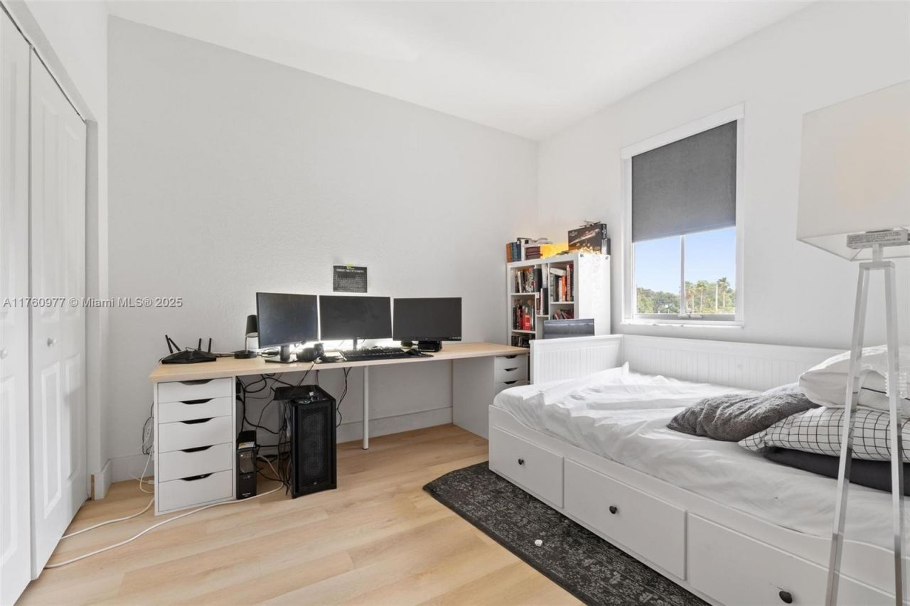 12824 NW 22nd Pl, Unit 12824, Miami, FL 33167 Photo