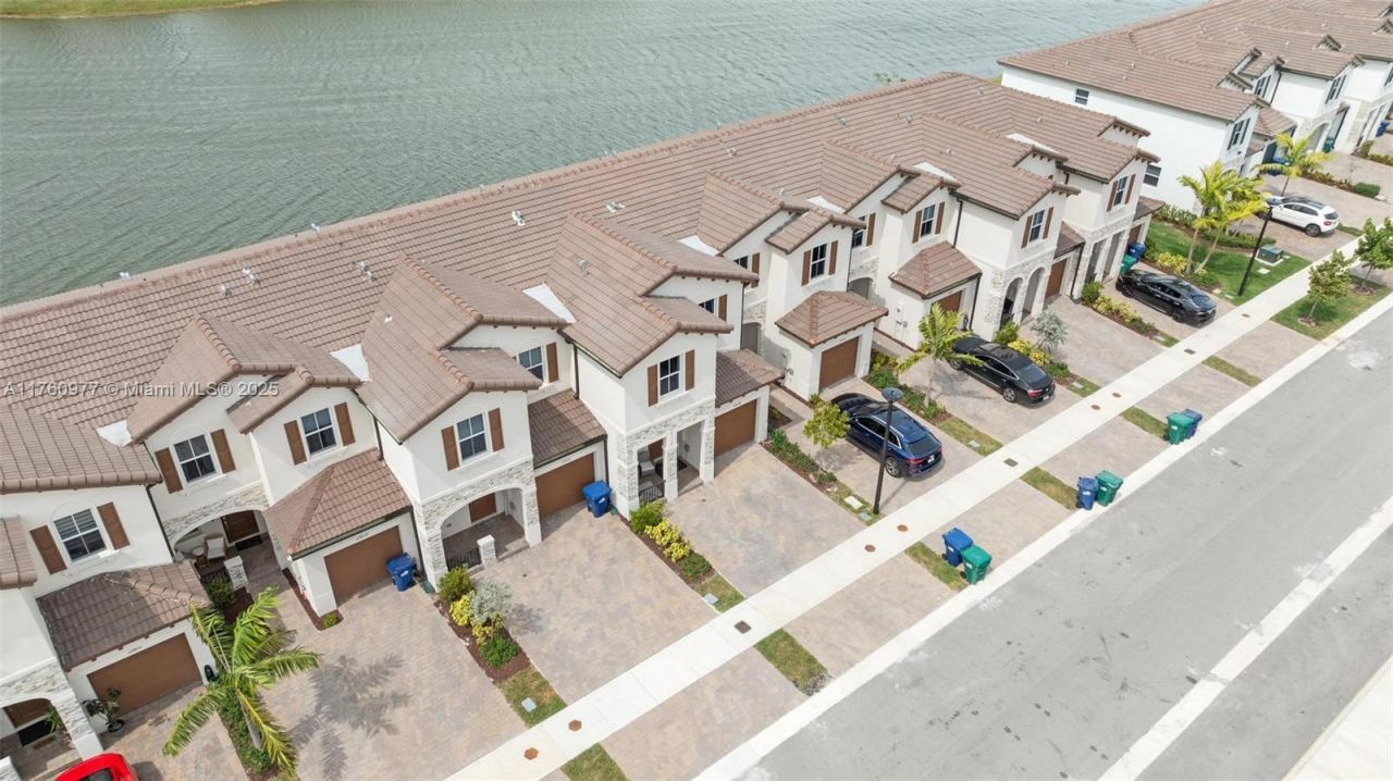 12824 NW 22nd Pl, Unit 12824, Miami, FL 33167 Photo