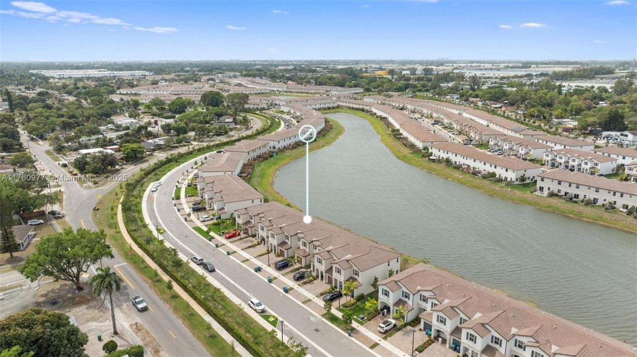 12824 NW 22nd Pl, Unit 12824, Miami, FL 33167 Photo