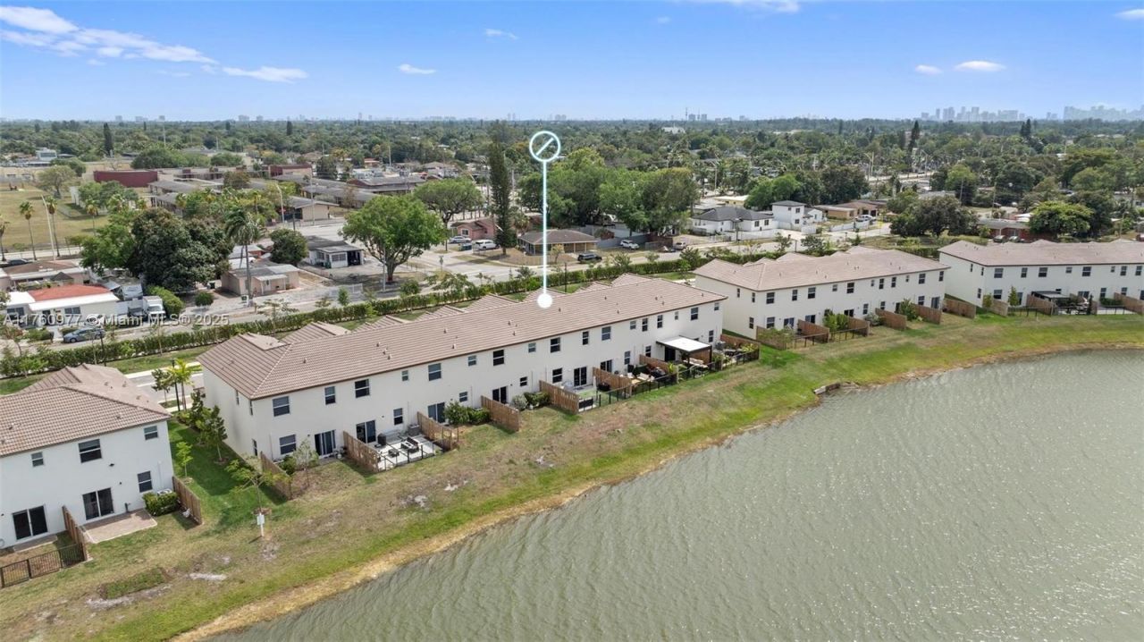 12824 NW 22nd Pl, Unit 12824, Miami, FL 33167 Photo