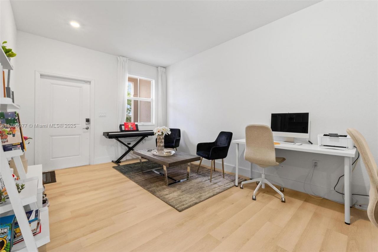 12824 NW 22nd Pl, Unit 12824, Miami, FL 33167 Photo