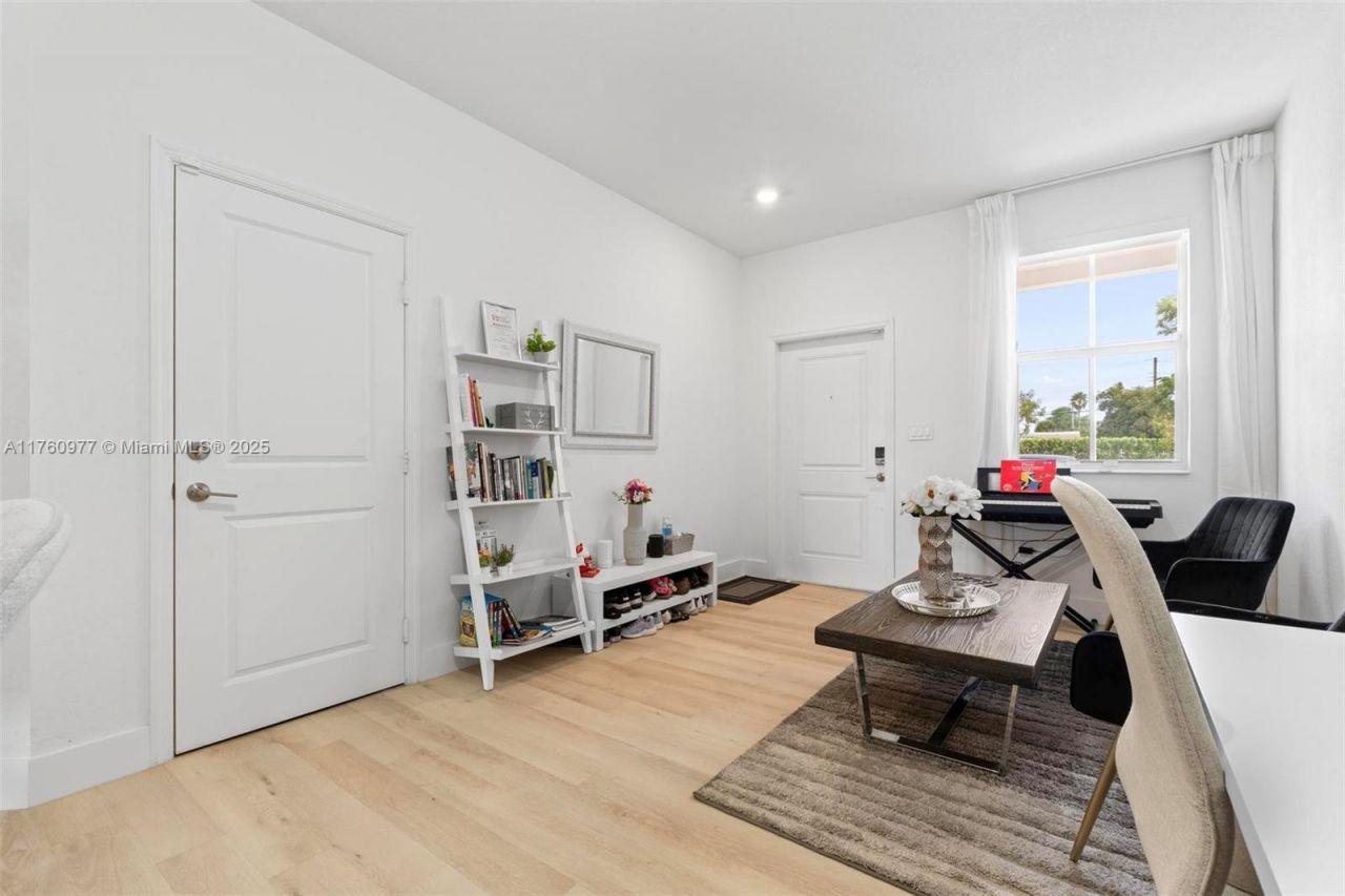 12824 NW 22nd Pl, Unit 12824, Miami, FL 33167 Photo