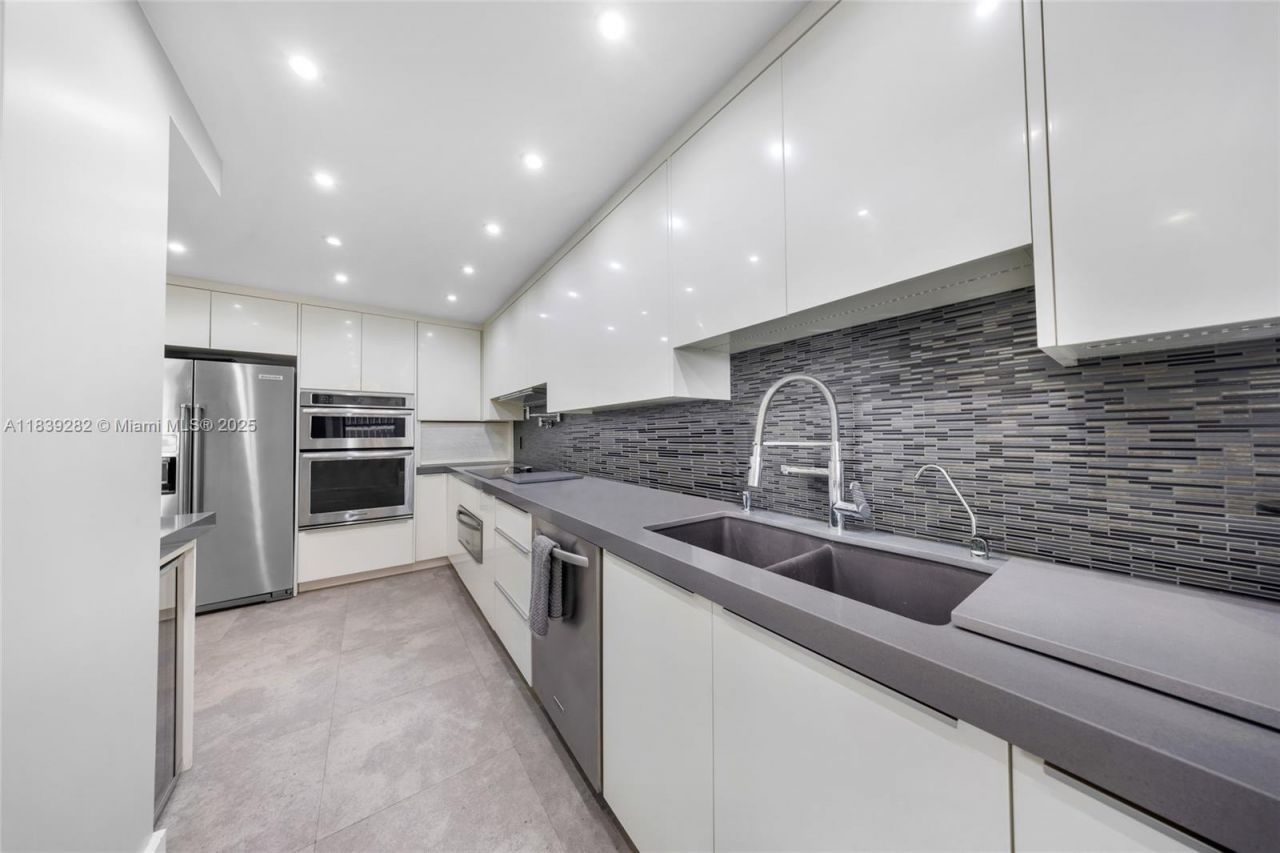 9801 Collins Ave, Unit 16U, Bal Harbour, FL 33154 Photo