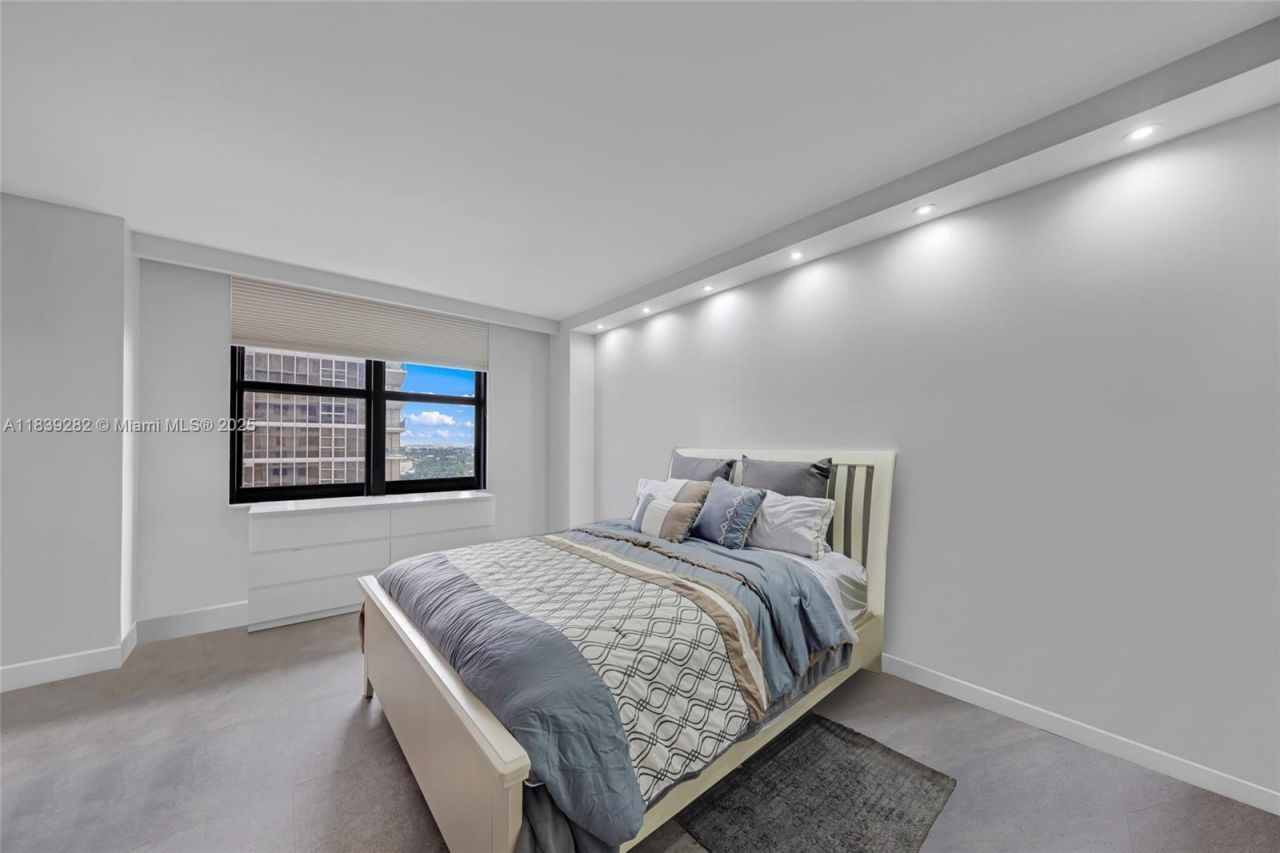 9801 Collins Ave, Unit 16U, Bal Harbour, FL 33154 Photo