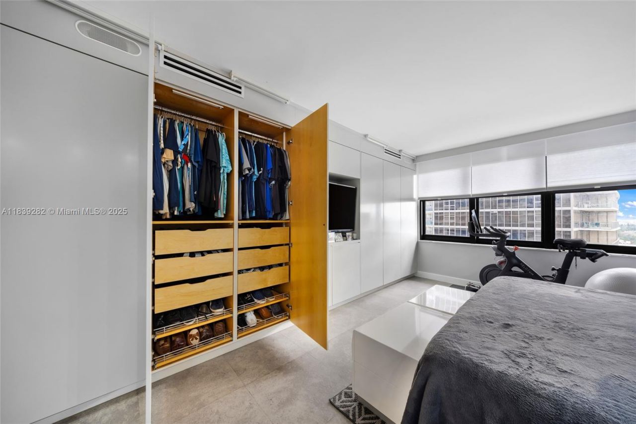 9801 Collins Ave, Unit 16U, Bal Harbour, FL 33154 Photo