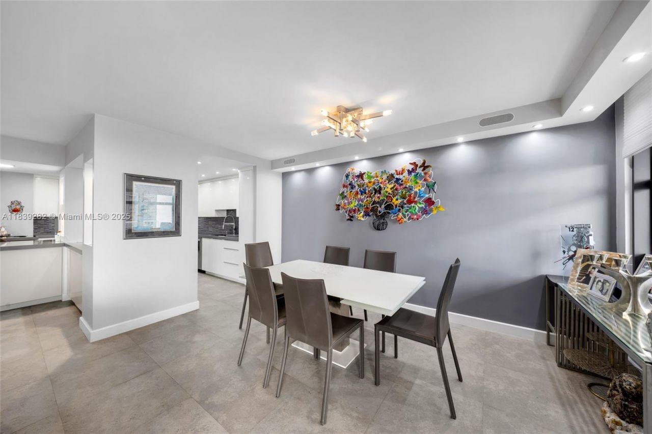 9801 Collins Ave, Unit 16U, Bal Harbour, FL 33154 Photo